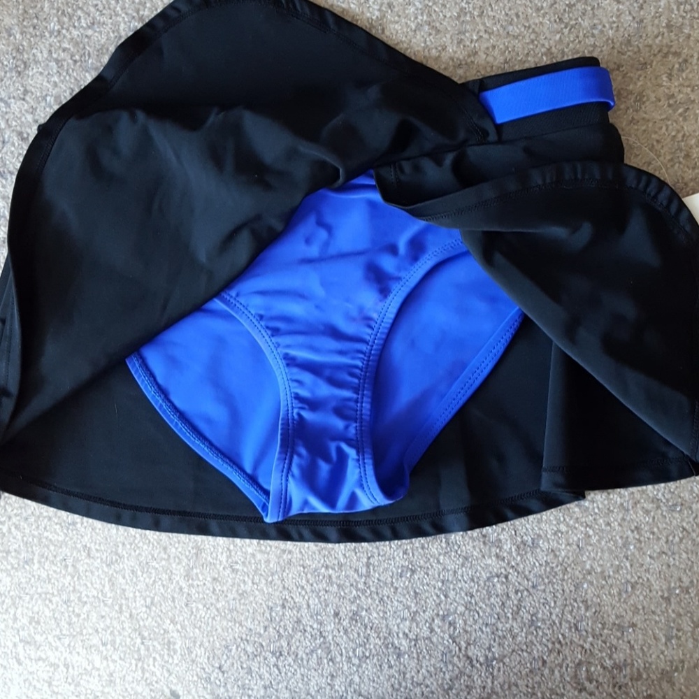 Black and violet swimsuit skirt - Picture 2 of 8